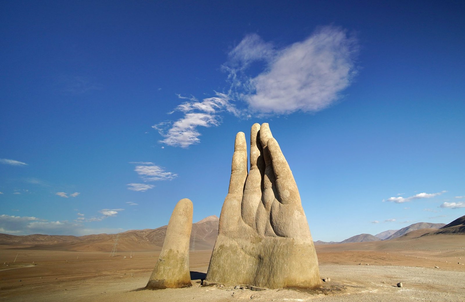 La Mano del Desierto, Antofagasta
